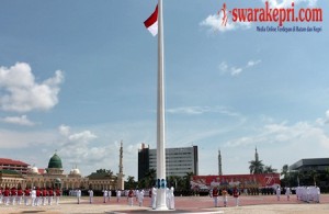 Bendera Merah Putih Berkibar di Engku Putri Batam