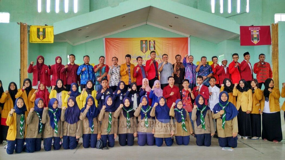 Foto Bersama Peserta Seminar Pendidikan Berkarakter