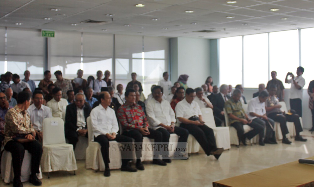 Rombongan Menko Bidang Kemaritiman menggelar pertemuan dengan kalangan pengusaha di ruang rapat lantai 3 PT Citra Tubindo