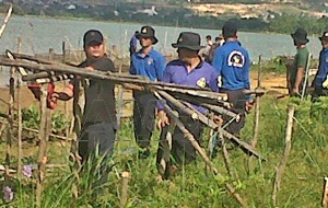 Tim Terpadu Bongkar Bangunan Liar di Dam Duriangkang/AMOK