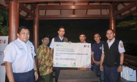 Dokumentasi Dukung Pertumbuhan UMKM di Yogyakarta, KAI Daop 6 Yogyakarta Raih Penghargaan TJSL dalam Penganugerahan La Tofi UMKM Pariwisata dan Budaya 2025 (Sumber : VRITIMES.com)