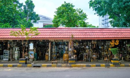 Pasar Barang Antik di Jakarta (Sumber: VRITIMES.com)