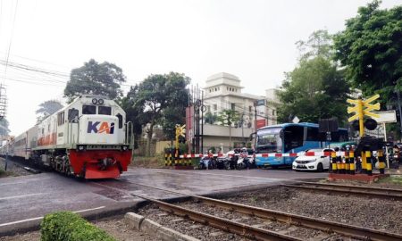 Perlintasan Kereta Api (Sumber : VRITIMES.com)