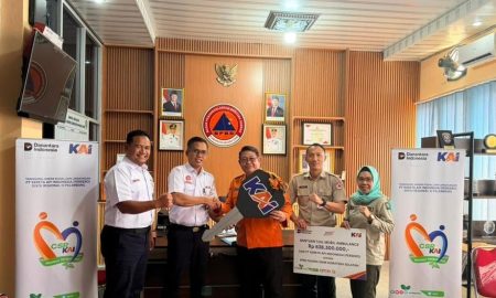 KAI Divre III Palembang Salurkan CSR Mobil Ambulance Melalui BPBD Kabupaten Muara Enim (Sumber: VRITIMES)