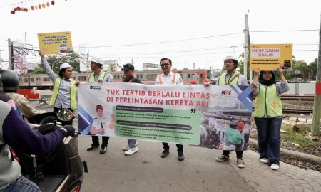 KAI Daop 1 Jakarta Ajak Generasi Muda Universitas Pancasila Bangun Budaya Disiplin di Perlintasan Sebidang. (Sumber: VRITIMES.com)