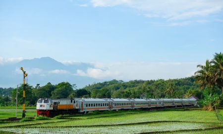 Lima KA Favorit Daop 2 Bandung Catat Okupansi Tinggi Saat Long Weekend Isra’ Mi’raj 2026. (Sumber: VRITIMES.com)