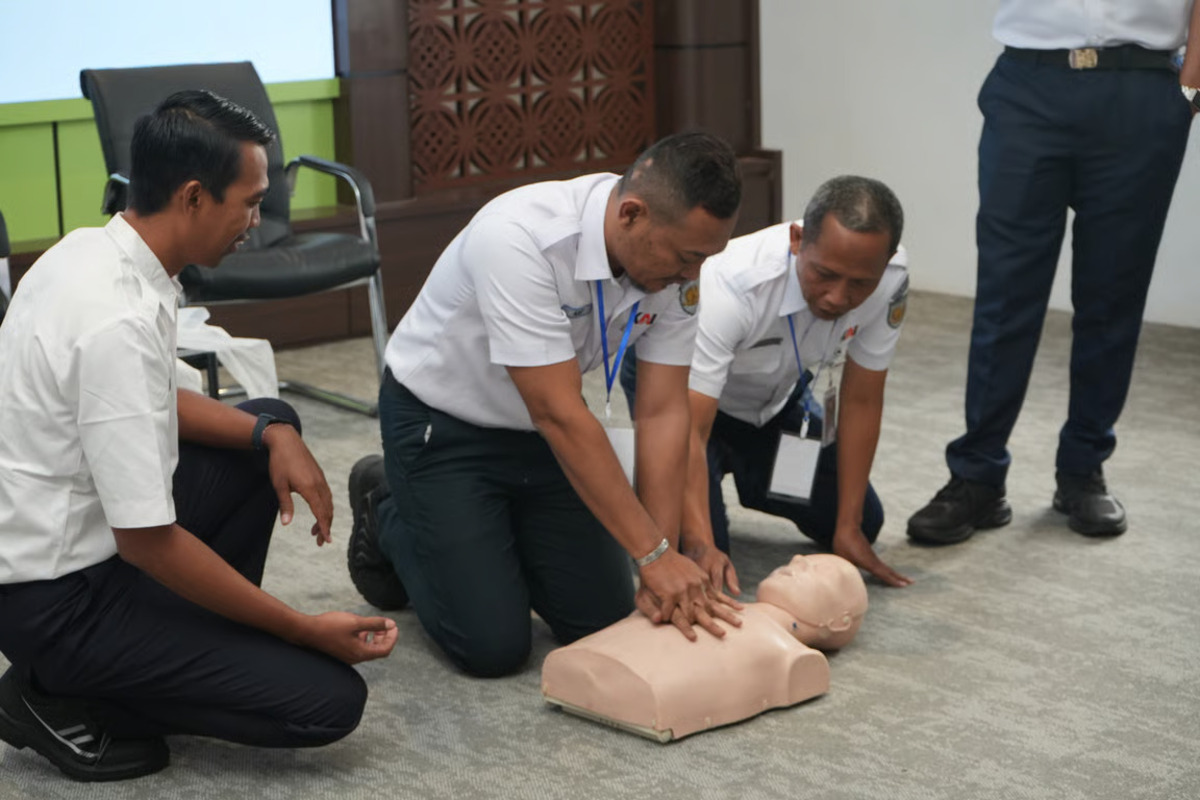 Dukung Keselamatan Kerja dan Operasional, Daop 9 Jember Selenggarakan Pelatihan P3K. (Sumber: VRITIMES.com)