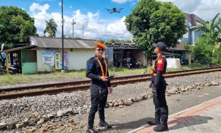 Jangan Nekat Ngabuburit di Rel! KAI Daop 9 Jember Intensifkan Patroli Udara dan Penertiban Jalur. (Sumber: VRITIMES.com)
