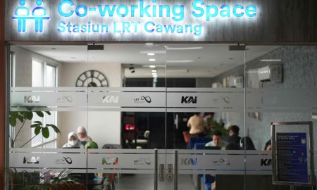Waktu Transit Lebih Produktif, Manfaatkan Fasilitas Co-Working Space di Stasiun Cawang. (Sumber: VRITIMES.com)