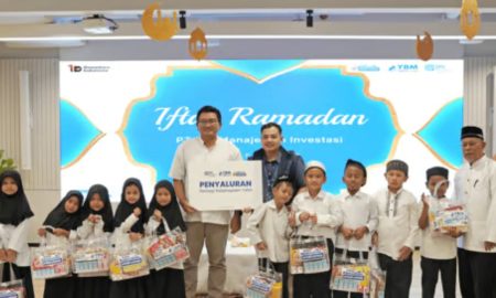 BRI Manajemen Investasi dan YBM BRILiaN Berbagi Kebahagiaan Ramadan Bersama Anak Yatim. Sumber : (VRITIMES.com)