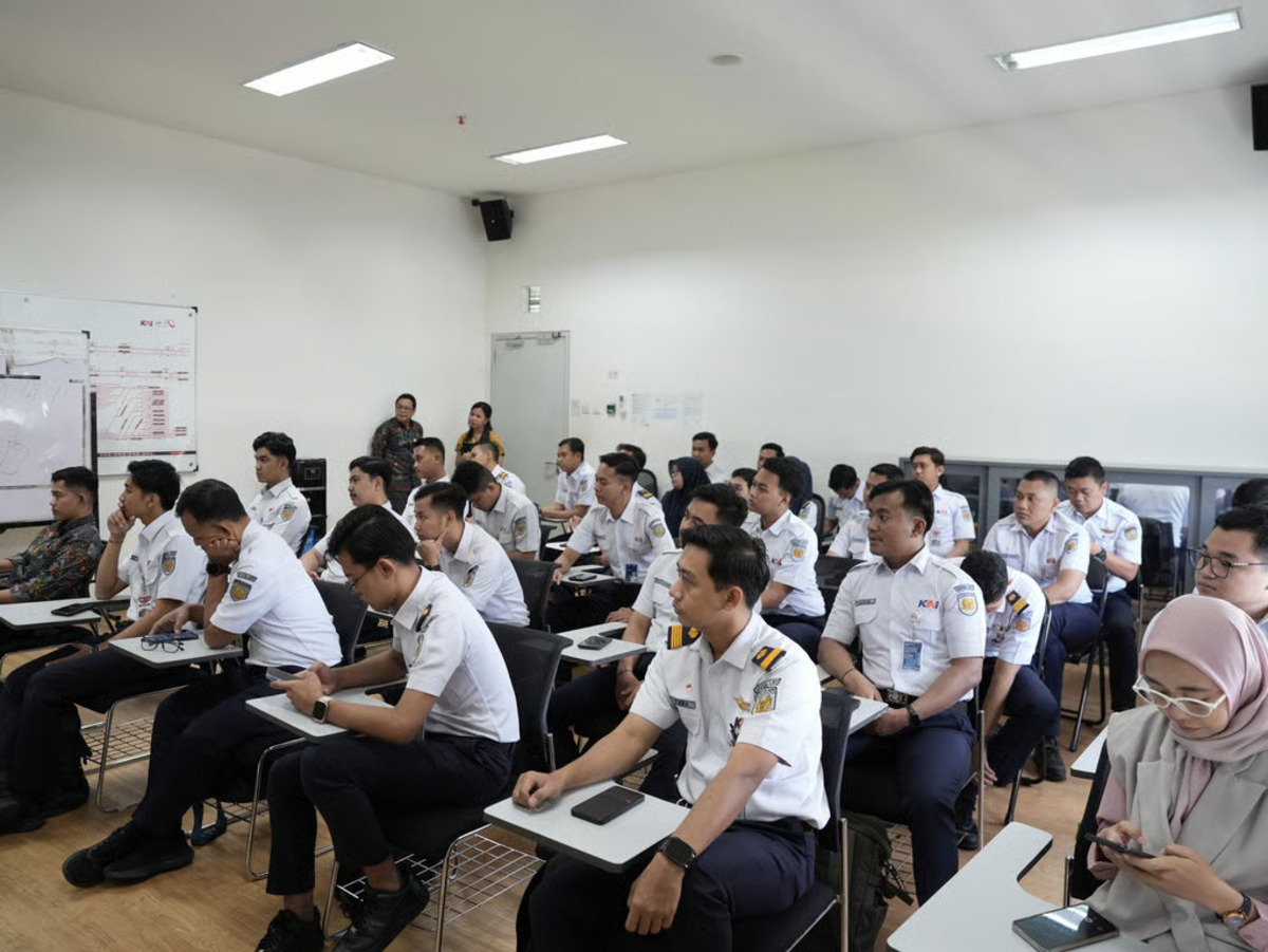Jelang Angkutan Lebaran 2026, KAI Periksa Kesehatan Petugas LRT Jabodebek. Sumber : vritimes.com