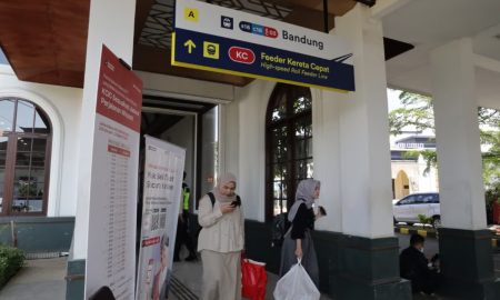 Stasiun Bandung Tingkatkan Pelayanan, Akses Penumpang KA Feeder Whoosh Dipusatkan ke Sisi Utara Stasiun. Sumber : VRITIMES.COM
