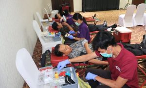 Donor Darah Bali: Rayakan HUT ke-13, Swiss-Belhotel Rainforest Kuta Targetkan 30 Kantong Darah untuk Selamatkan Nyawa (Sumber: VRITIMES.com)