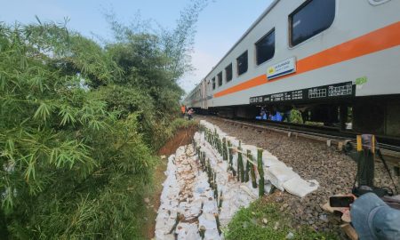 Penanganan Gogosan Jalur KA Cibeber–Lampegan Selesai, Perjalanan KA Siliwangi Kembali Normal. SUMBER : VRITIMES.COM