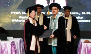 Saat AI Tak Bisa Berdiri Sendiri: BINUS Kukuhkan Prof. Tanty Oktavia, Soroti Pentingnya Human–AI Collaboration. sumber : vritimes.com