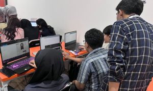 AI Center Makassar dan GDGoC UNM Kembali Gelar Study Jam Robotics dan IoT Bahas Koneksi ESP32 ke Web. (Sumber : VRITIMES.com)