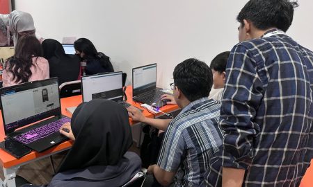 AI Center Makassar dan GDGoC UNM Kembali Gelar Study Jam Robotics dan IoT Bahas Koneksi ESP32 ke Web. (Sumber : VRITIMES.com)