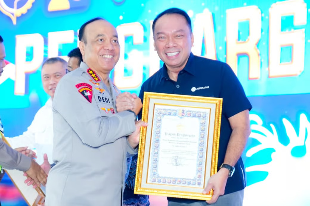 Bukti Nyata Keberhasilan Transformasi Digital Lalu Lintas, Jasa Marga Raih Penghargaan Kapolri Atas Kontribusi Sukseskan Pelayanan Operasi Nataru 20252026 dan Operasi Ketupat 2026. sumber : vritimes.com