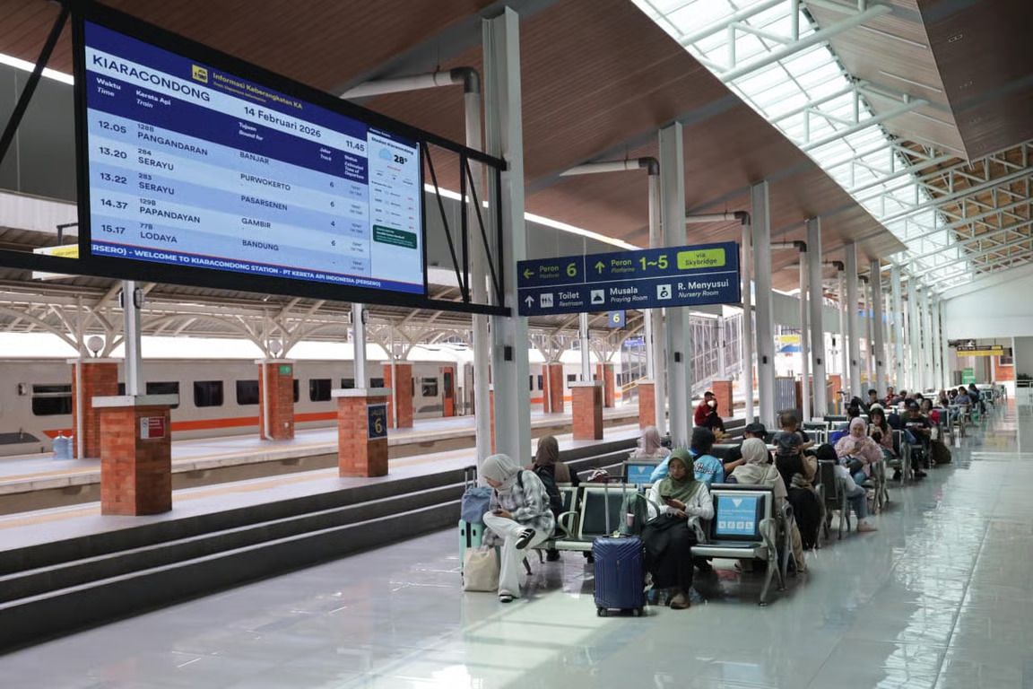 KAI Daop 2 Bandung Himbau Pelanggan Datang Lebih Awal ke Stasiun, Antisipasi Kepadatan Arus Lalu Lintas Saat Kirab Budaya Milangkala Tatar Sunda 2026. (Sumber : VRITIMES.com)