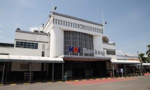 KAI Daop 2 Bandung Imbau Pelanggan Datang Lebih Awal ke Stasiun Jelang Pertandingan Bola Persib Bandung. (Sumber : VRITIMES.com)
