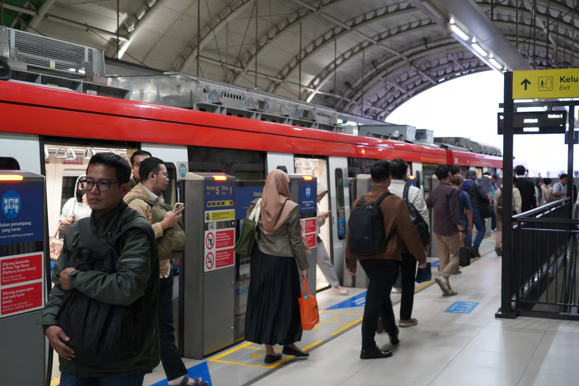 Libur Panjang 14–17 Mei, KAI Operasikan 270 Perjalanan LRT Jabodebek per Hari. (Sumber : VRITIMES.com)