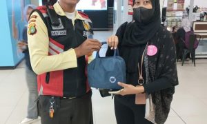 Mobilitas Tinggi Picu Kelalaian, Puluhan Barang Tertinggal Setiap Hari di LRT Jabodebek. (Sumber : VRITIMES.com)