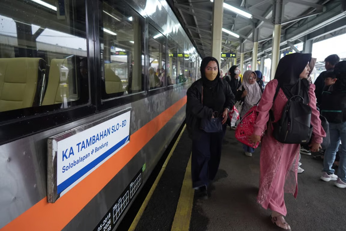 PT KAI Daop 2 Bandung Siapkan 27 Perjalanan KA Selama Periode Libur Panjang Hari Buruh Internasional. SUMBER : vritimes.com