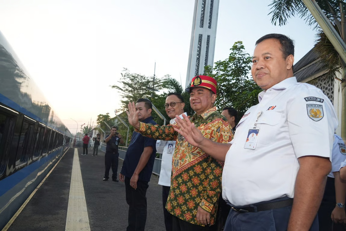 KA Cikuray Hadir dengan Rangkaian Baru, Relasi Garut - Pasar Senen Berangkat Perdana Hari Ini Dengan Okupansi Lebih Dari 100 Persen. (Sumber : VRITIMES.com)