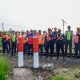 KAI Bersama Unsur Kewilayahan Perkuat Keselamatan dengan Penataan Akses Jalur Kereta di Kampung Cipondang. (Sumber : VRITIMES.com)