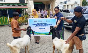 Wujud Kepedulian Sosial, PT Jasamarga Tollroad Maintenance Salurkan Bantuan Hewan Kurban Senilai Rp480 Juta untuk 1.650 Penerima Manfaat. sumber : vritimes.com