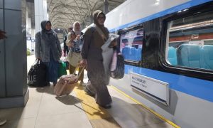 KA Cikuray Jadi Kereta Favorit Pengguna Jasa dari Daop 2 Bandung Sedangkan Gambir dan Yogyakarta Masih Menjadi Tujuan Utama Selama Januari - Juni 2026. sumber : vritimes.com