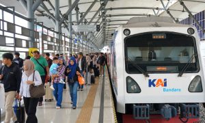 KA Srilelawangsa Tertemper Kendaraan di Perlintasan Resmi Terjaga Binjai, Perjalanan Kereta Tetap Aman. SUMBER : VRITIMES.COM