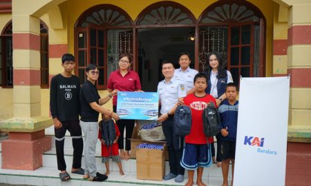 KAI Bandara Salurkan Bantuan Pendidikan untuk Anak-anak Panti Asuhan Al Washliyah Lubuk Pakam. SUMBER : VRITIMES.COM