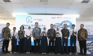 Rohto Indonesia Bagikan 2.000 Kacamata Gratis untuk Pelajar, Lansia, dan Operator Pabrik. SUMBER : VRITIMES.COM
