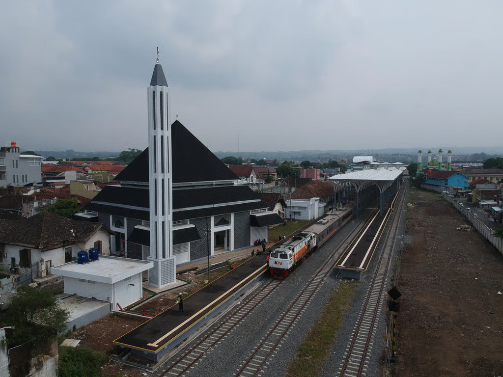 Tujuh Stasiun Daop 2 Bandung Jadi Simpul Mobilitas Yang Meningkatkan Pertumbuhan Ekonomi di Jabar. sumber : vritimes.com